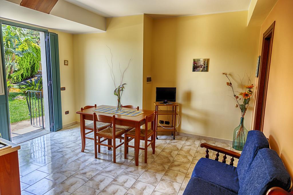 Casa Vacanze Alcantara Gaggi Værelse billede