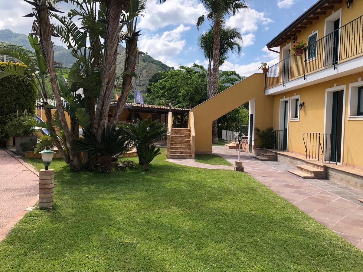 Casa Vacanze Alcantara Gaggi Eksteriør billede