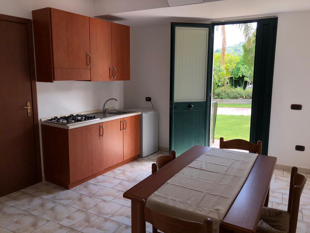 Casa Vacanze Alcantara Gaggi Eksteriør billede