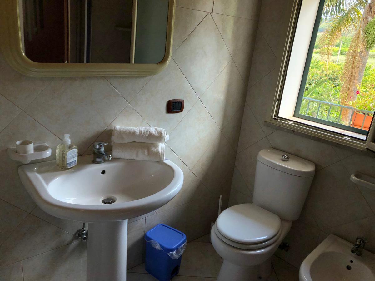 Casa Vacanze Alcantara Gaggi Eksteriør billede